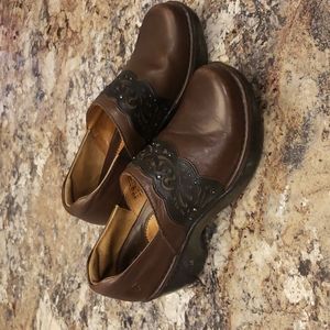 ARIAT Womens Size 9.5 Tambour Leather Slip-On Clogs Chunk Heel Brown